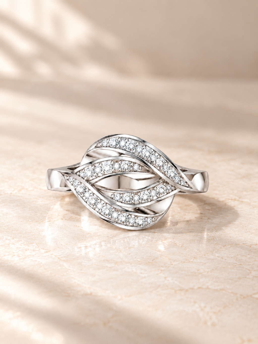 ROUND/14k WHITEGOLD/VINE BAND, lifestyle view