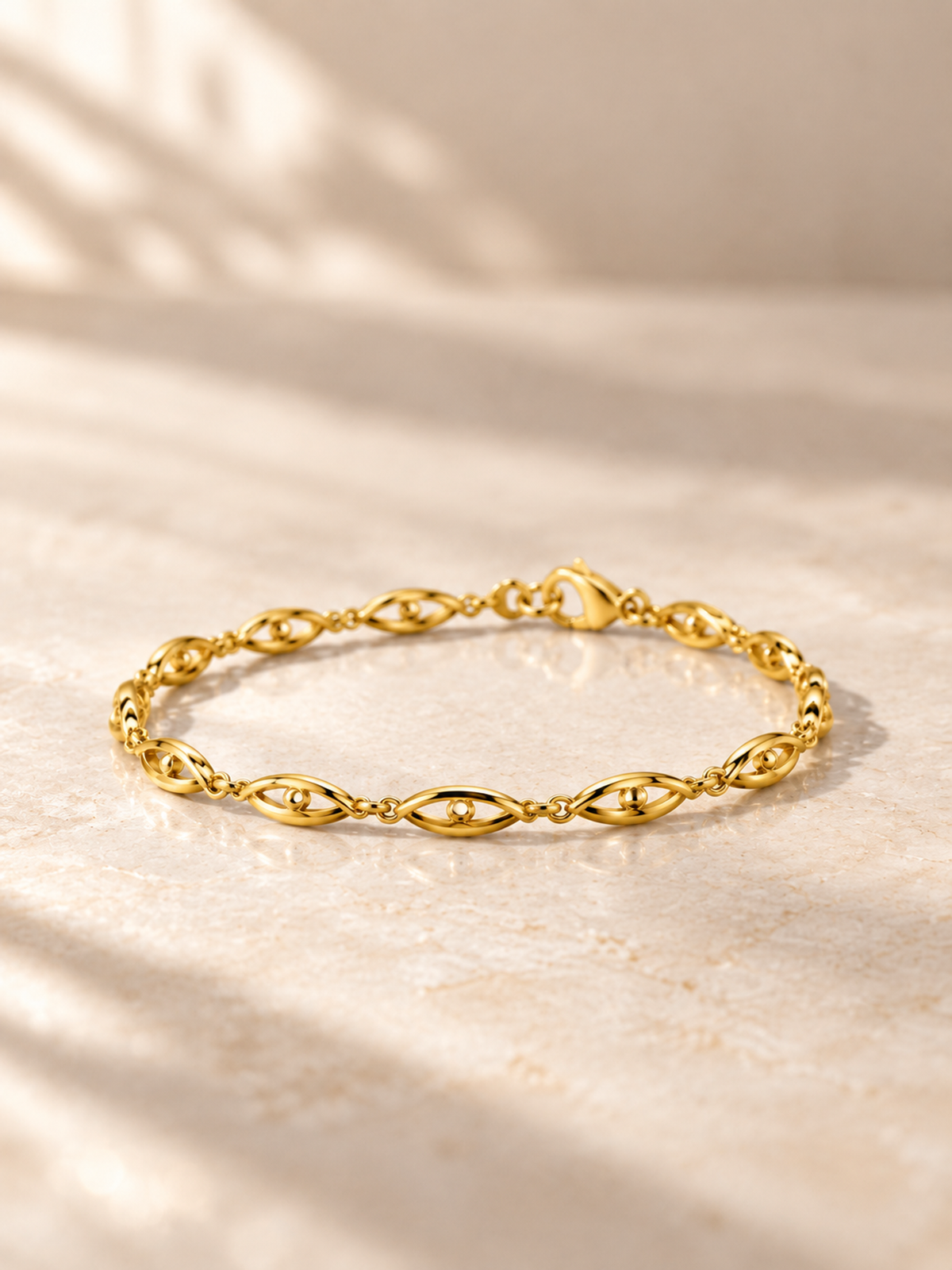 OVAL/14k YELLOWGOLD/OPEN LINK BRACELET, lifestyle view